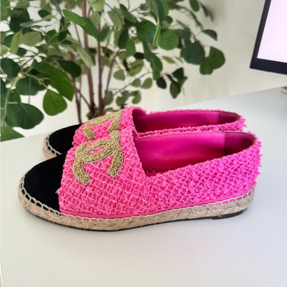 Chanel Pink and Black Women's Espadrilles - Picture 2 of 4